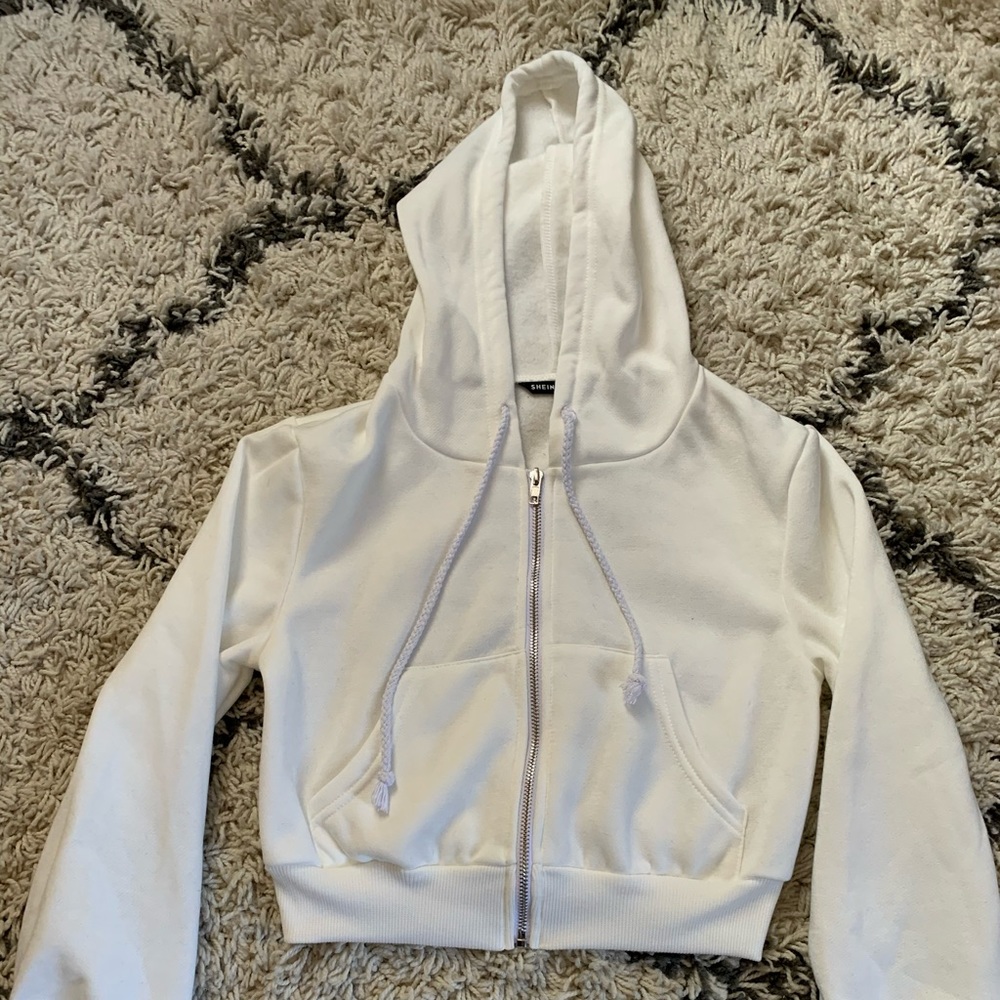 cropped white hoodie